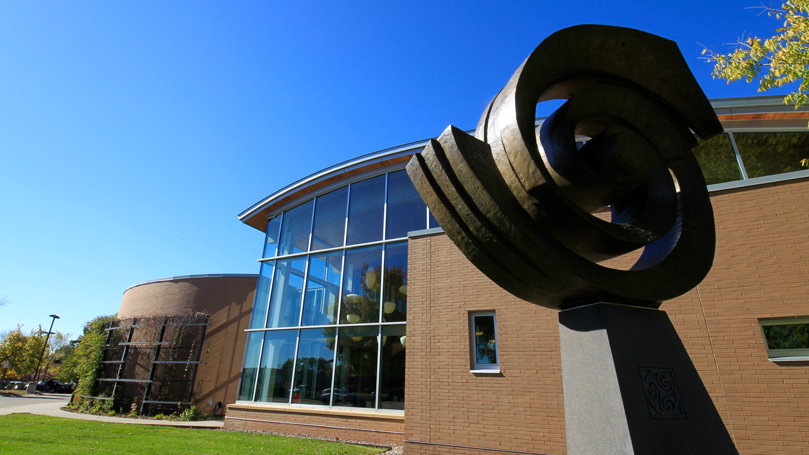 Exterior of Rober Trail Library.